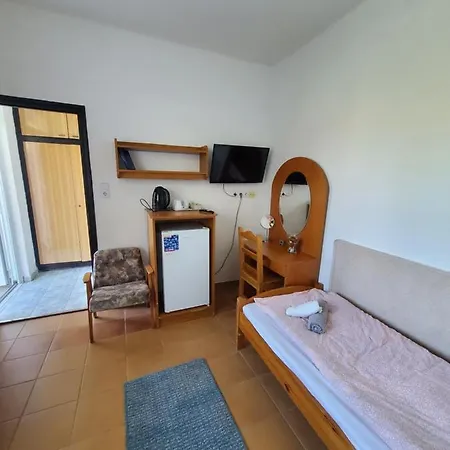 Liget Ueduelo Frühstückspension Siófok