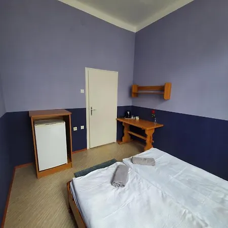 Liget Ueduelo Frühstückspension Siófok